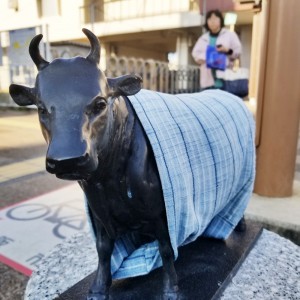 松阪駅の牛